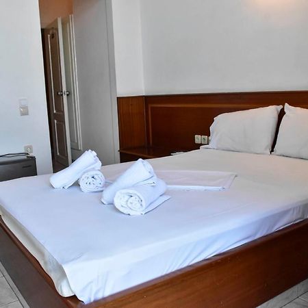 Leonidas Hotel Gythio Esterno foto