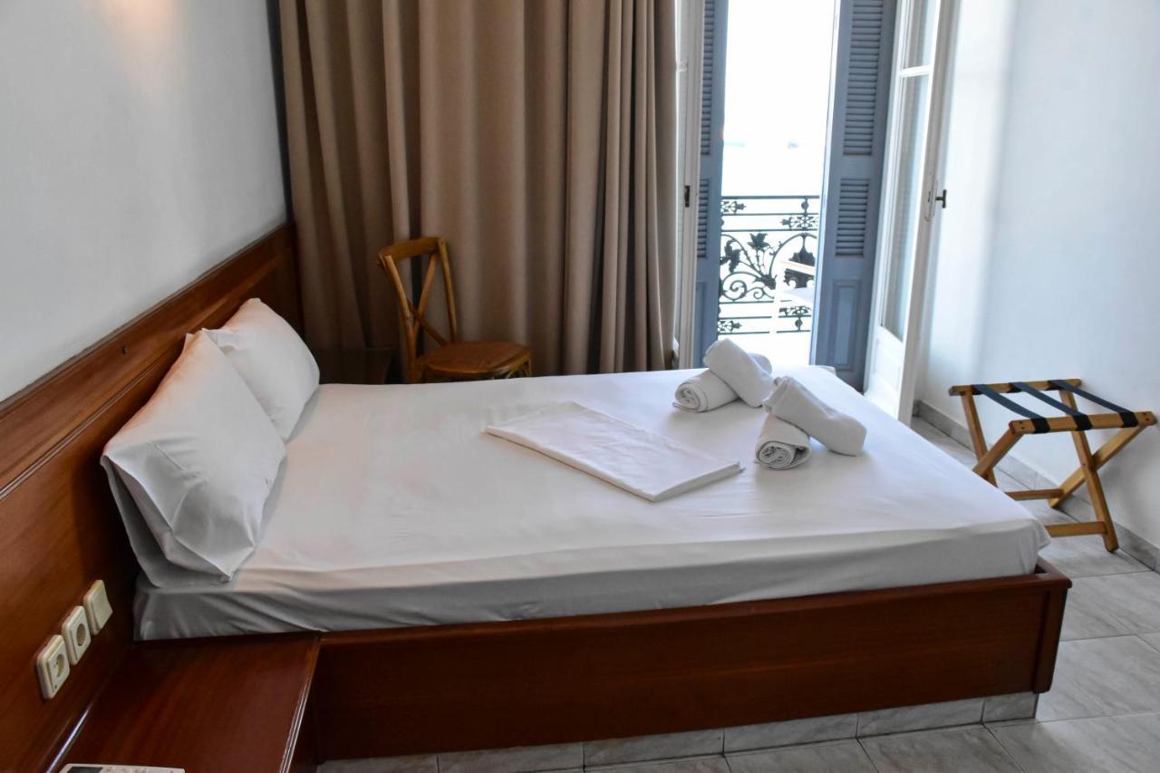 Leonidas Hotel Gythio Esterno foto