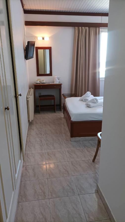 Leonidas Hotel Gythio Esterno foto