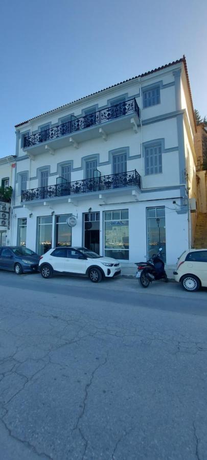 Leonidas Hotel Gythio Esterno foto